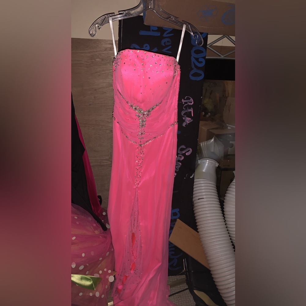 Dress - Picture 3 of 3